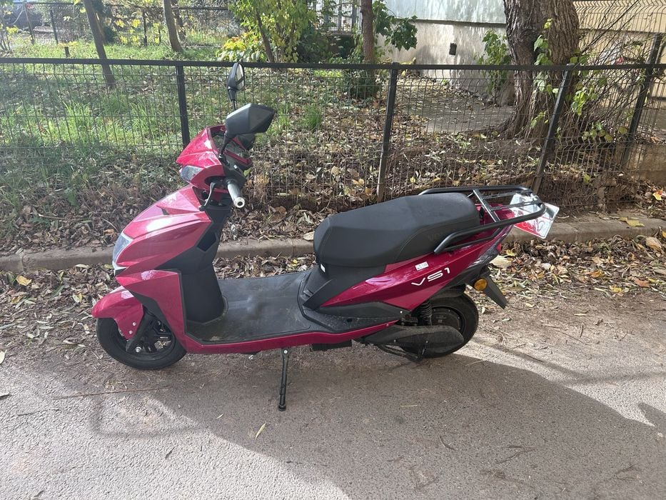 Scuter electric Voltarom vs1 2025