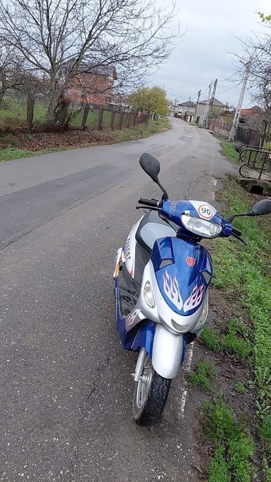 Scuter cu set de 80cc