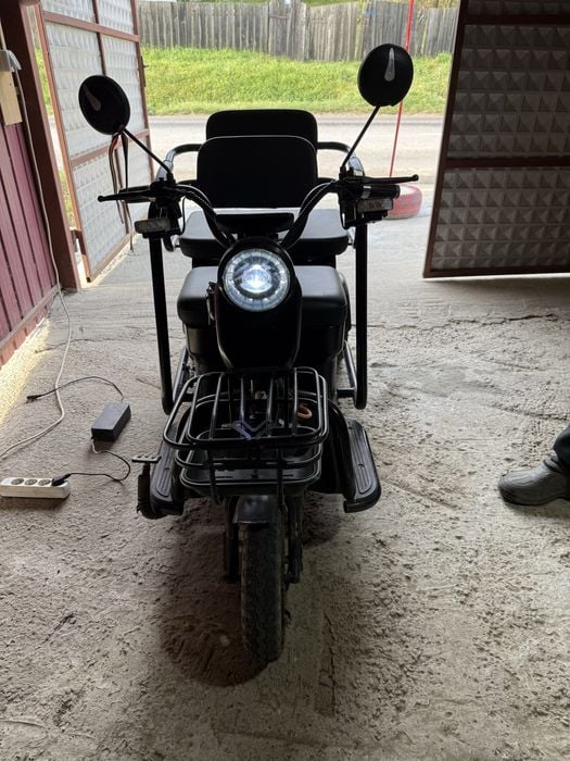 Tricicleta electrica cu doua locuri