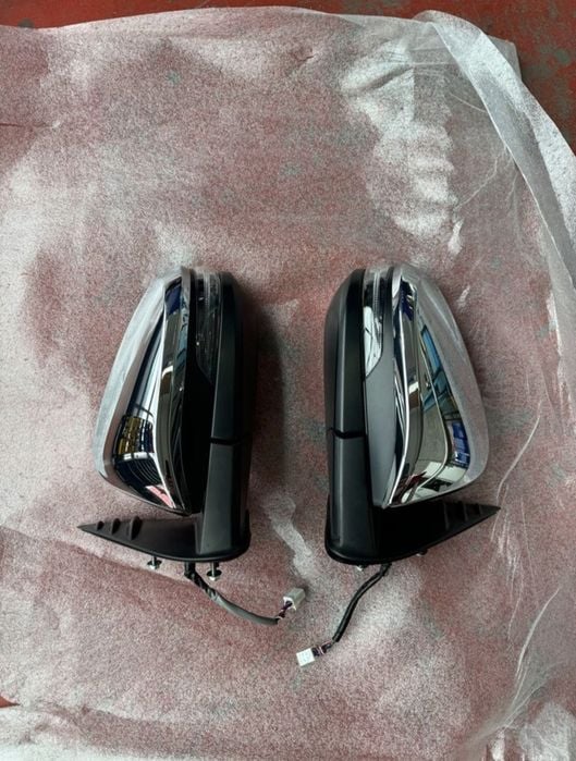 Oglinda Oglinzi Originale Toyota Hilux.  Bara fata. Spate. Stopuri