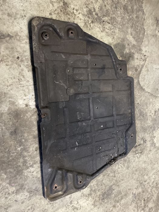 scut motor plastic land rover discovery 2.0 motorina 2017