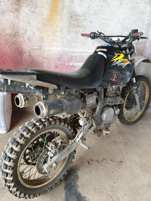 Vând cross Dominator 650cc