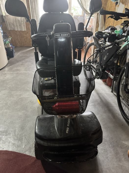 Scuter electric pentru persoane cu dizabilitati