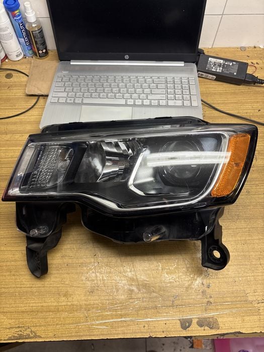 Lampa Jeep Grand Cherokee MKII
