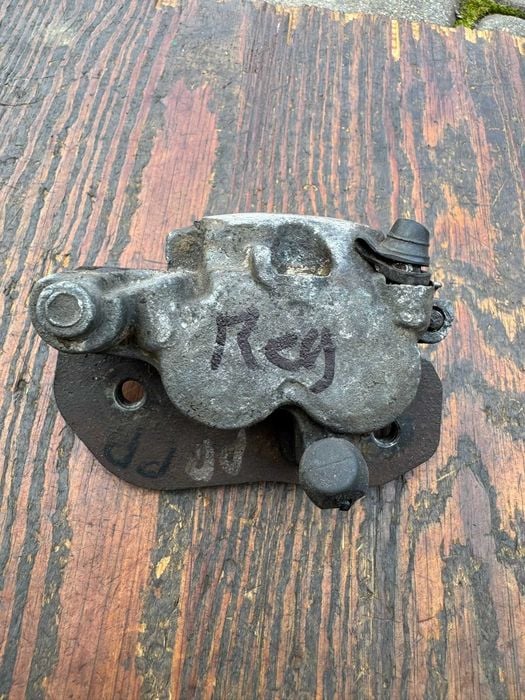 zacisk prawy przod przedn hamulca BRP can am can-am outlander renegade