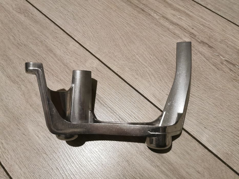 Yamaha raptor 350 uchwyt wspornik mocowanie błotnika przód  prawy