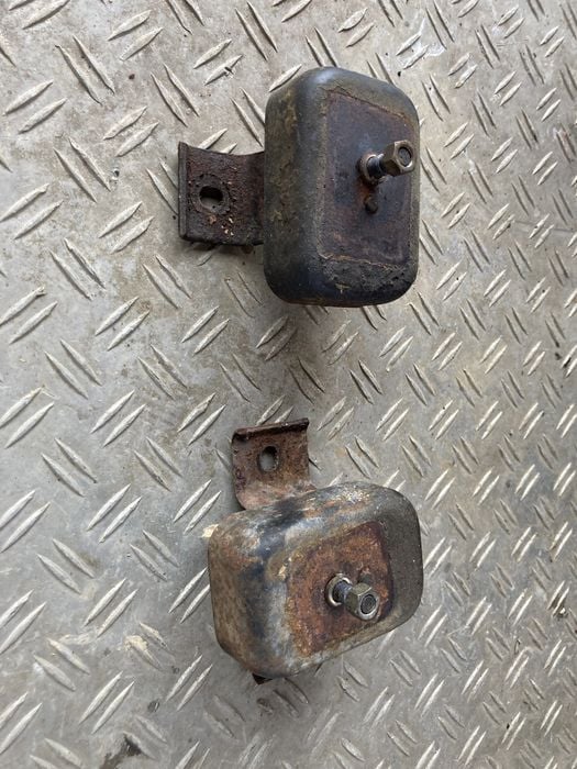 Suzuki samurai poduszki pod silnik