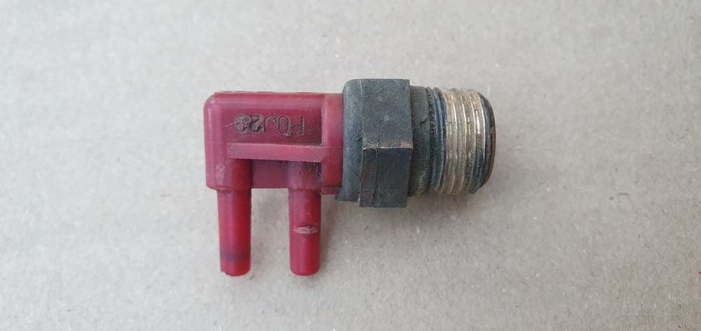 Suzuki Samurai zawór , zaworek kolektora , czujnik