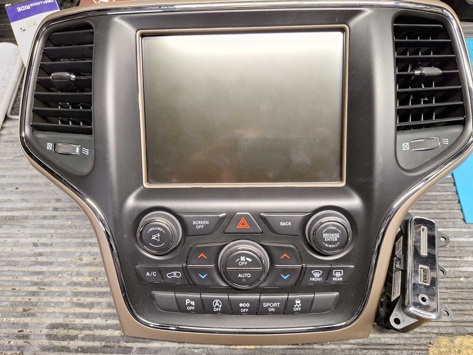 Radio Jeep Grand Cherokee WK2 Eurpa