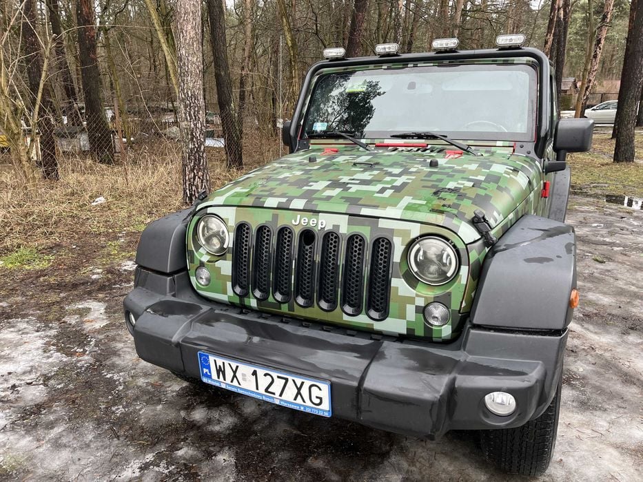 JEEP Wrangler JK 2007 w oryginalnym kamuflażu pikselowym