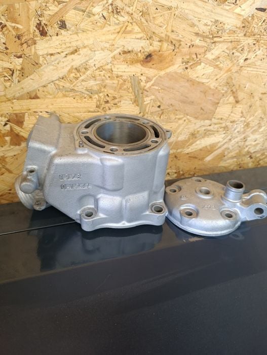 Cylinder głowica  Kawasaki kx 125 04 rok