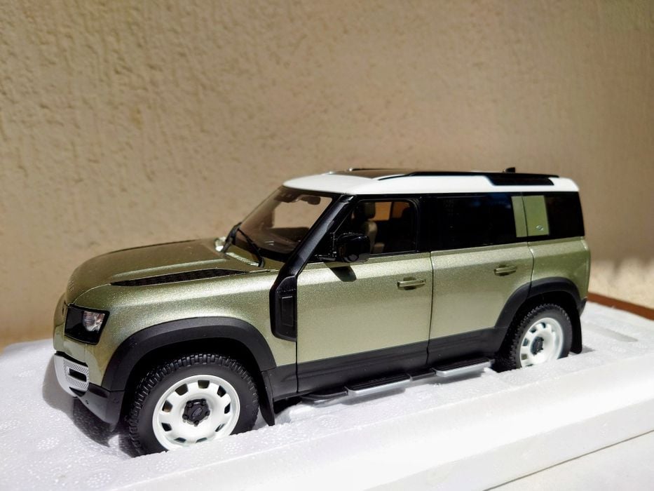 Model Land Rover Defender  1:18
