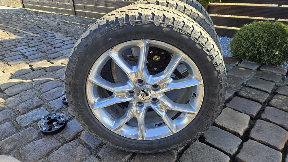 Opony Jeep grand cherokee wk2 20"