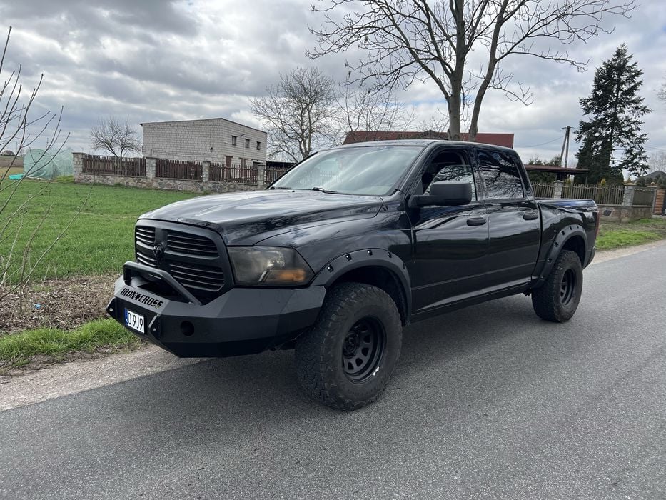 Dodge RAM 1500 5.7 HEMI Crew Cab Kanada, mały przebieg, LIFT 2”
