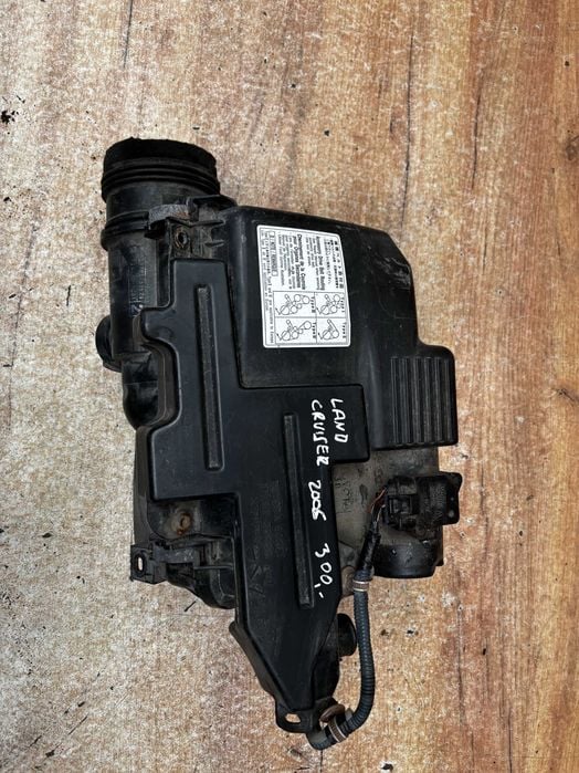 Obudowa filtra powietrza Toyota Land Cruiser