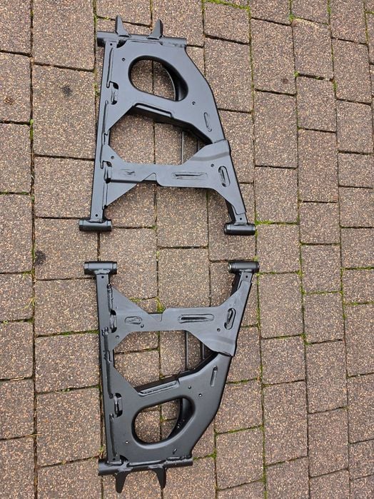 CFMOTO UFORCE U10 Pro Highland – tylne dolne wahacze komplet OEM
