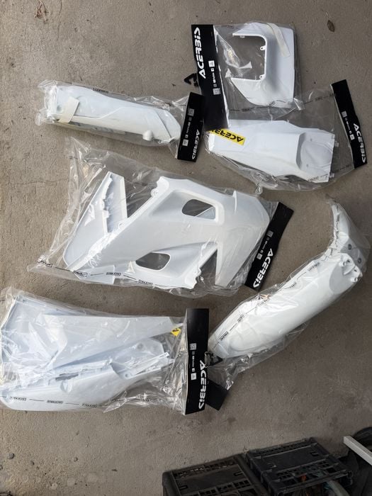 Komplet plastików Acerbis Białe husqvarna fe te lata 2020-2022
