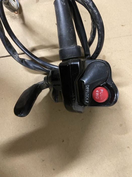 Przełacznik napedu kciuk manetka gazu suzuki kingquad 700 /750/500