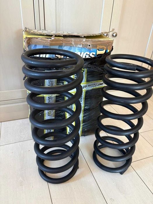 Sprężyny tylne OME 3034 plus 3 cale Nissan Patrol