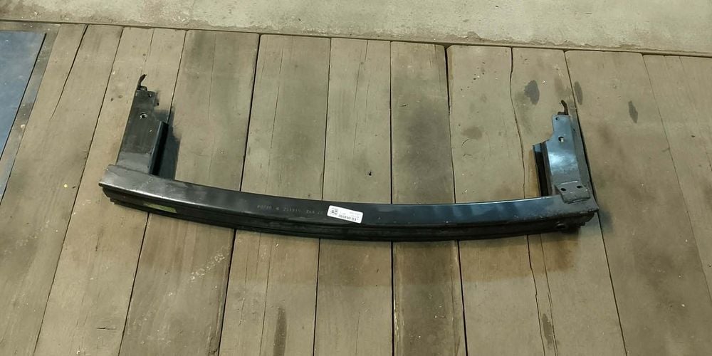 Belka tył jeep Grand Cherokee 2023 dobry stan