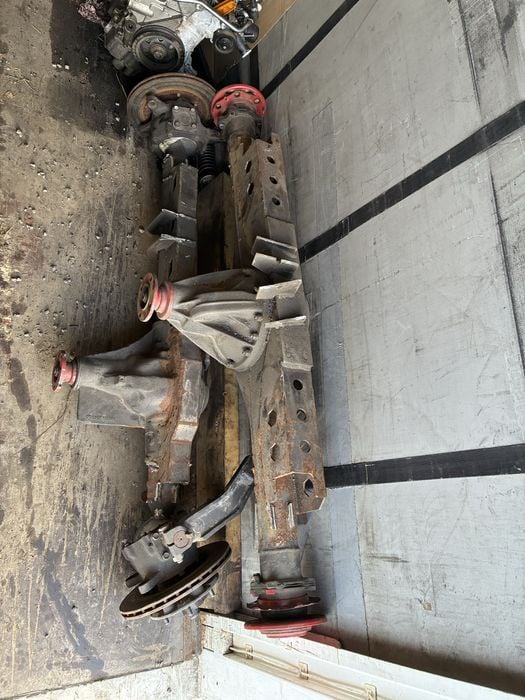 Mosty Nissan Patrol k160 przod , tyl Zmota 4.625, 37/8