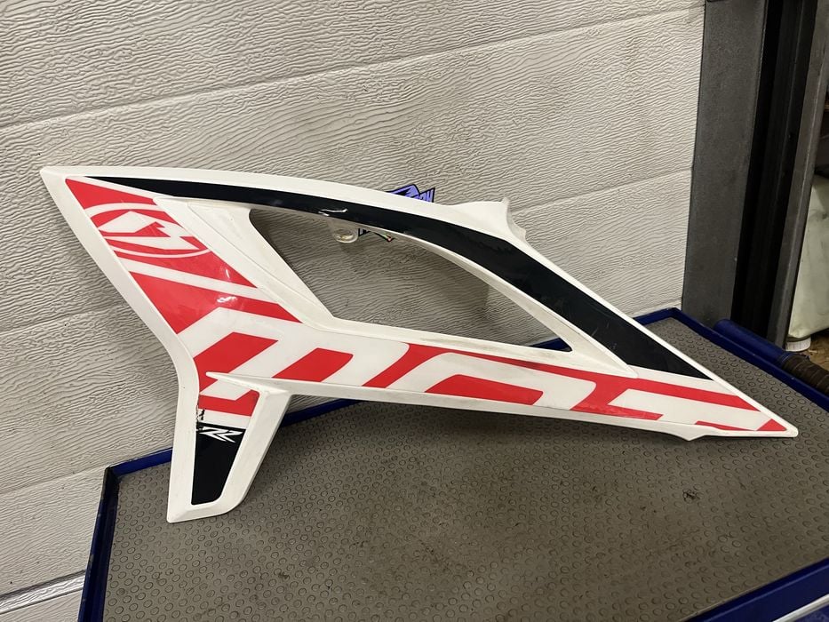 Lewy boczek owiewka beta rr 50 125