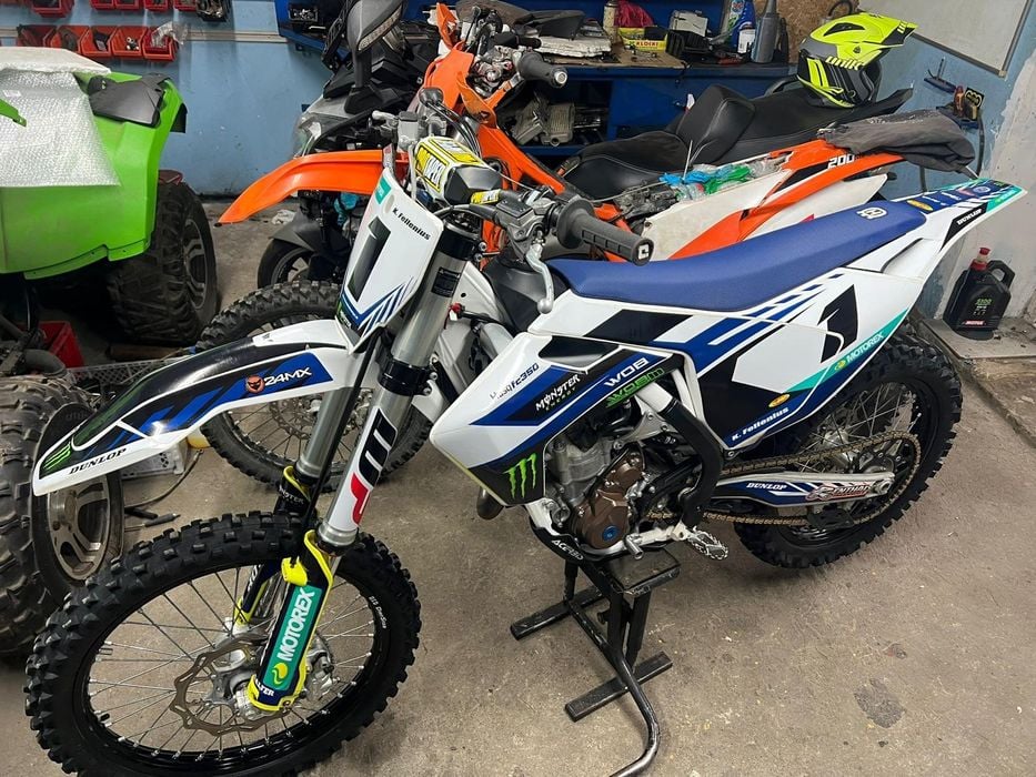 Husqvarna FC 350 KTM SXF exc honda crf Suzuki rmz Yamaha yzf kawasaki