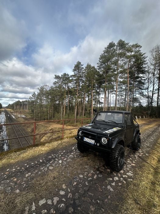 Suzuki Samurai 4x4 off road