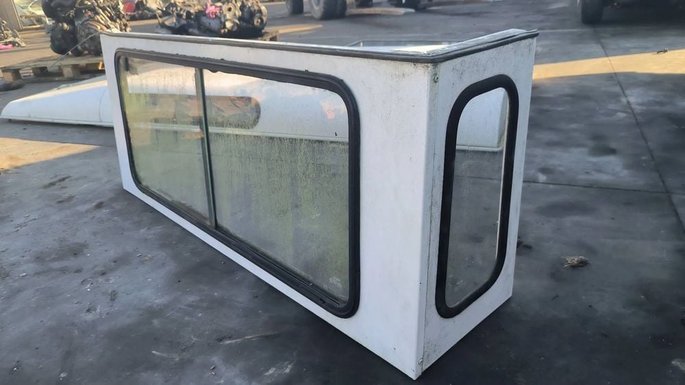 land rover defender 2000 tył strona lewa szyba tylna