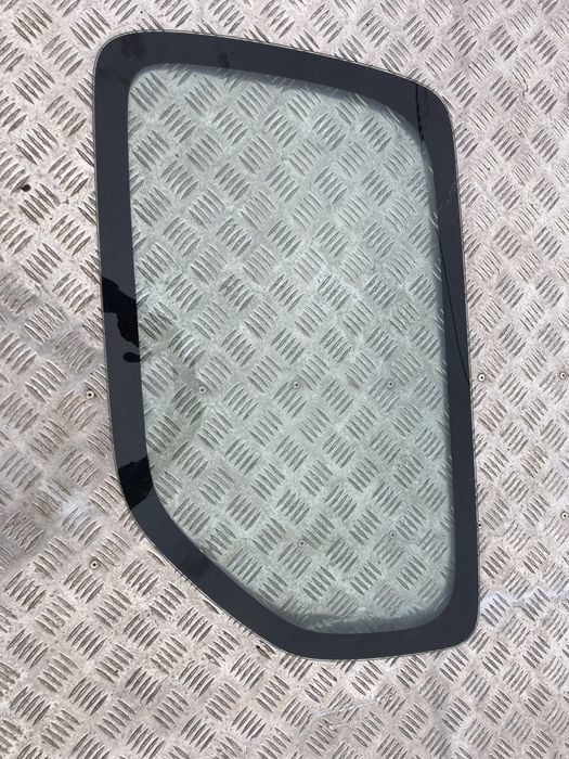 Suzuki jimny szyba karoseryjna prawa lewa