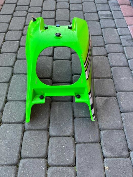 pokrywa filtra powietrza plastik airboxa kawasaki KFX 700 r 04-11