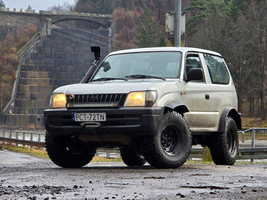 Toyota land cruiser j90 offroad