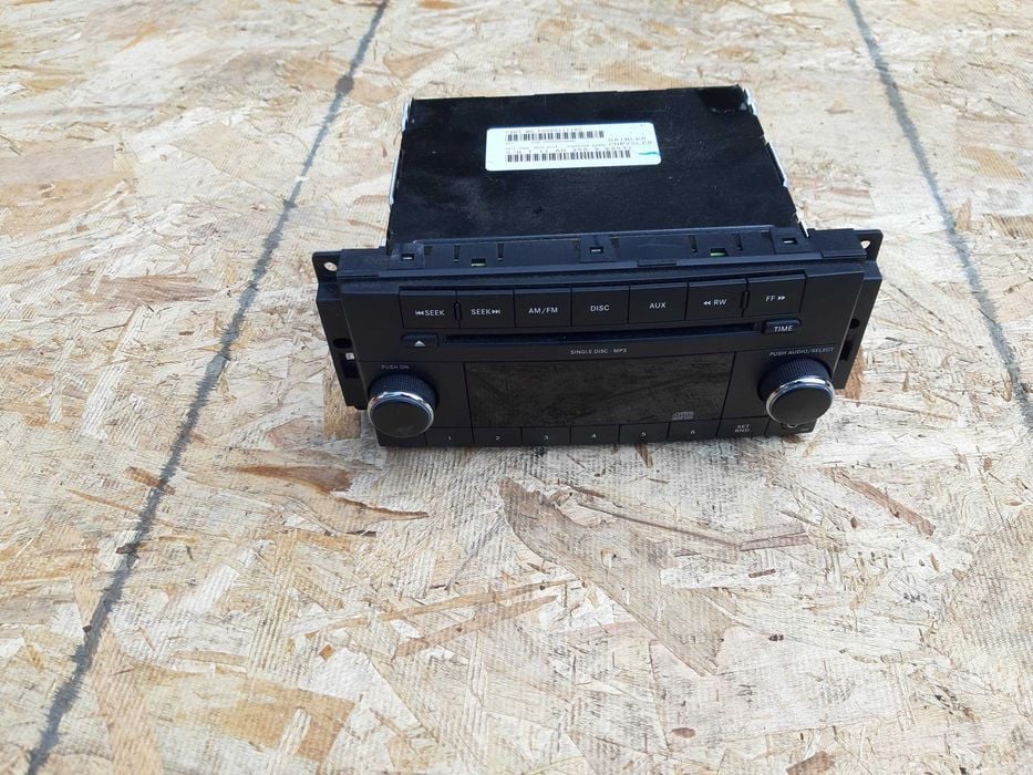 Radio Chrysler 300C 08-10r Jeep Grand Cherokee Dodge Charger