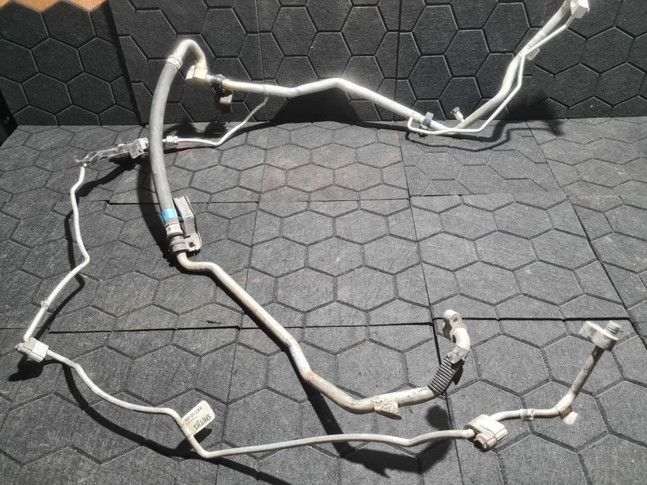 Toyota Hilux VIII 2.4d rurka przewód klimatyzacji