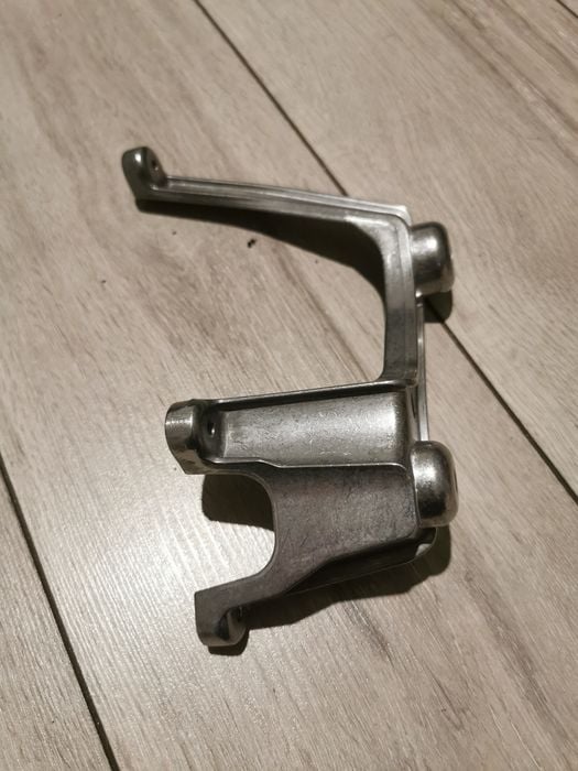 Yamaha raptor 350 uchwyt wspornik mocowanie błotnika przód lewy