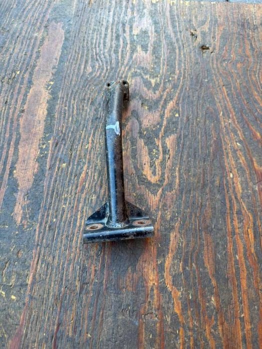 lewe mocowanie uchwyt stelaz blotnika tyl  kawasaki KFX 700 r 04-11