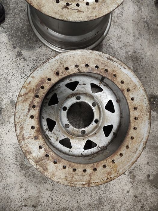 Felgi Nissan Patrol 10 cali R15 z beadlock