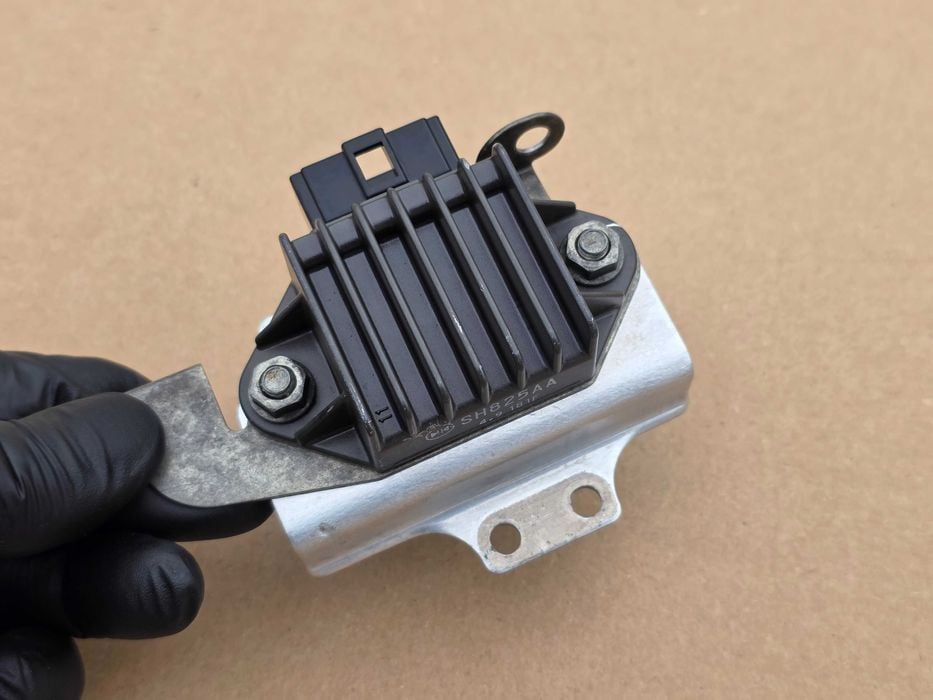 Regulator napięcia Honda CRF 250 r. 10-17 / CRF 450 r. 09-16 oryginał