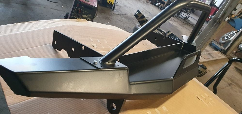 Zderzak Jeep grand Cherokee zj xj i inne stalowy pod wyciągarkę