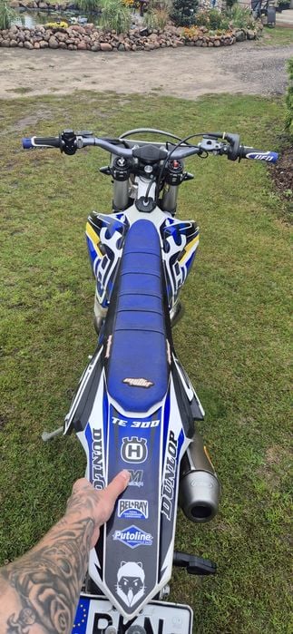 Sprzedam husvwane 300te full fmf sprzęgło reklusa  cena do końca miesi