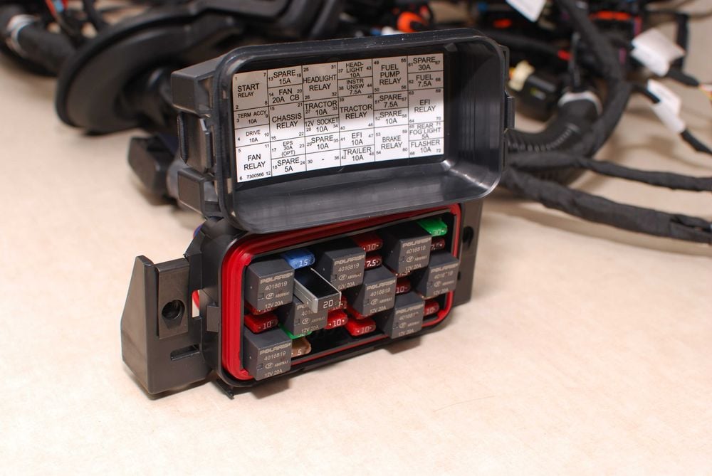 Polaris RZR TRAIL S 1000 EPS / TRACTOR - instalacja wiązka elektryczna