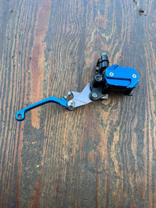 pompa hamulca przod przedniego Suzuki LTZ 400 LTA 250 LTZ 75 DRZ