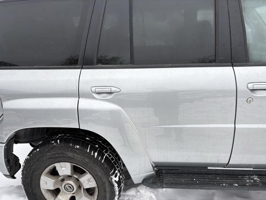 Nissan patrol gu4 04r drzwi prawe tylne