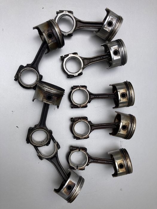 Suzuki samurai sj 413 tlok silnik korbowód