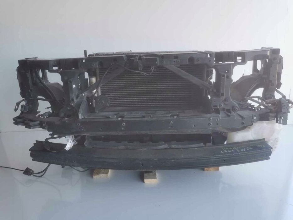 Pas Przedni Chłodnica Land Rover Discovery Iv 4/3.0 Tdv6