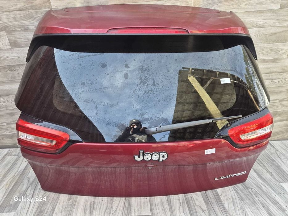 Jeep Cherokee 2016 klapa tyl