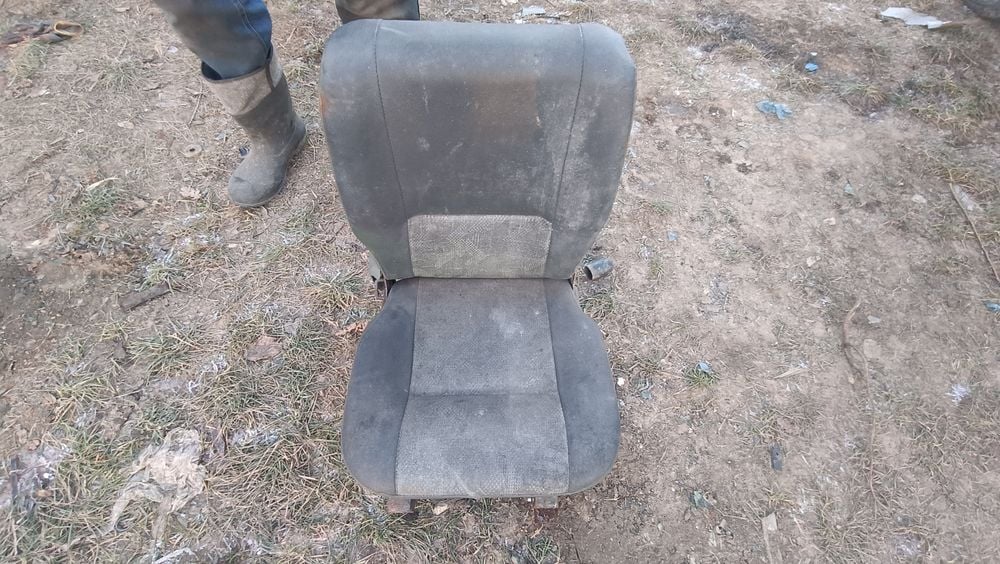 Suzuki Samurai Samuraj tylne fotele kanapa