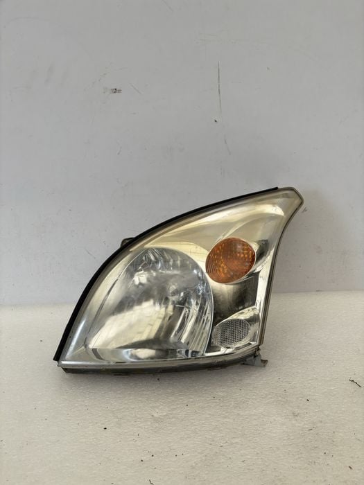 Toyota Land Cruiser 120 J120 02- lampa lewy przód lewa przednia