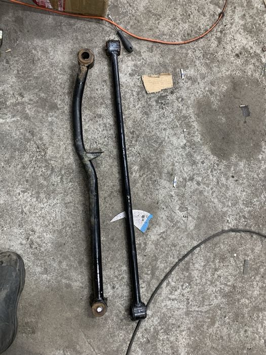 Panhardy przod i tyl nissan patrol y60