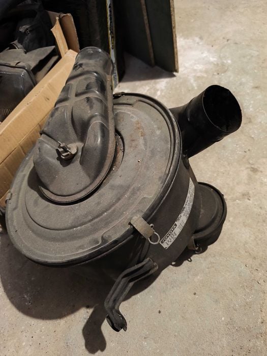 Obudowa filtra powietrza Toyota Land Cruiser HDJ 80 HZJ idealny stan